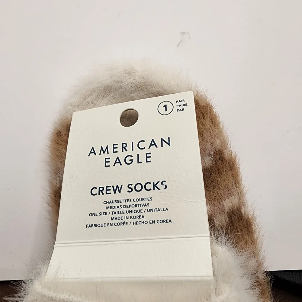 American Eagle Fuzzy Crew‎ Socks Nwt